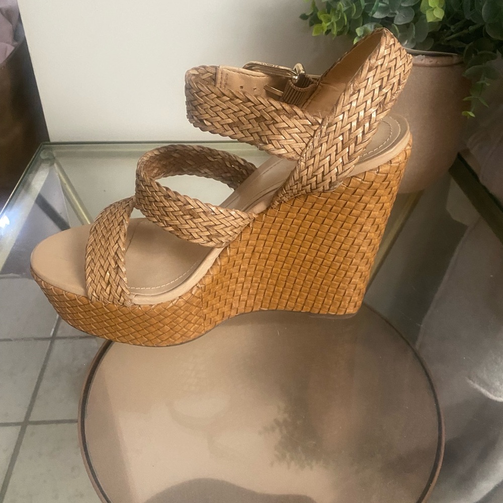 Schutz- Elegant Brown Woven Wedge’s